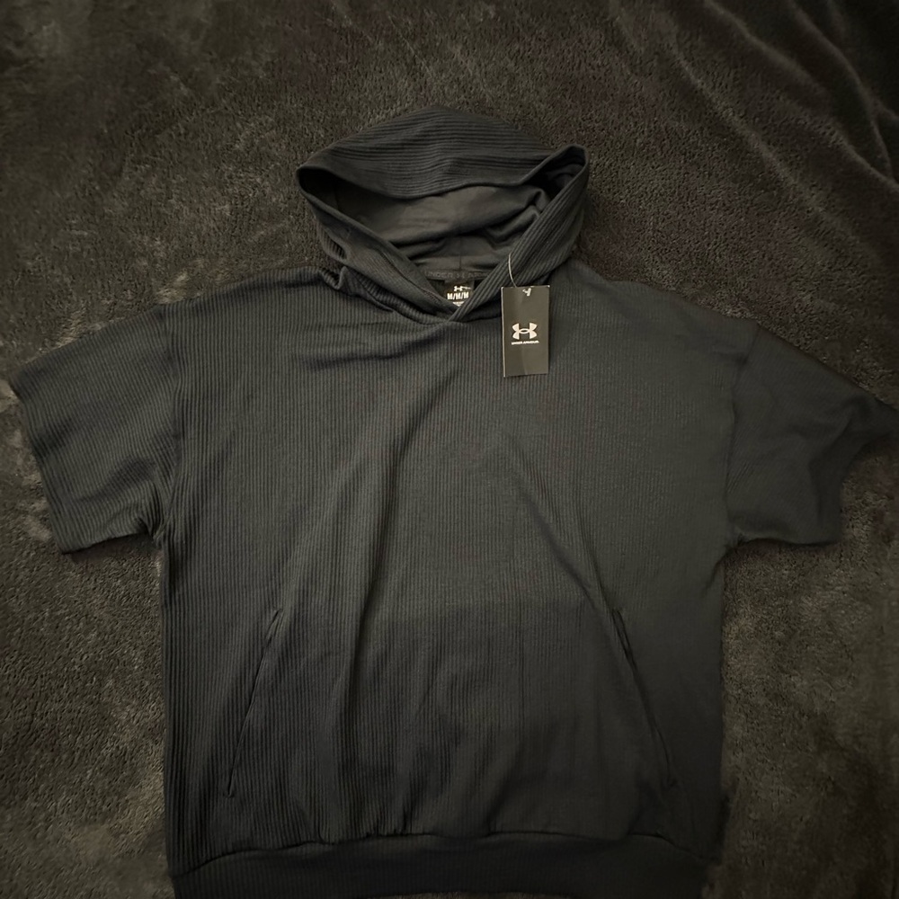 Men's NEW Under Armour Black Short Sleeve Ribbed Soft Hoodie Medium
